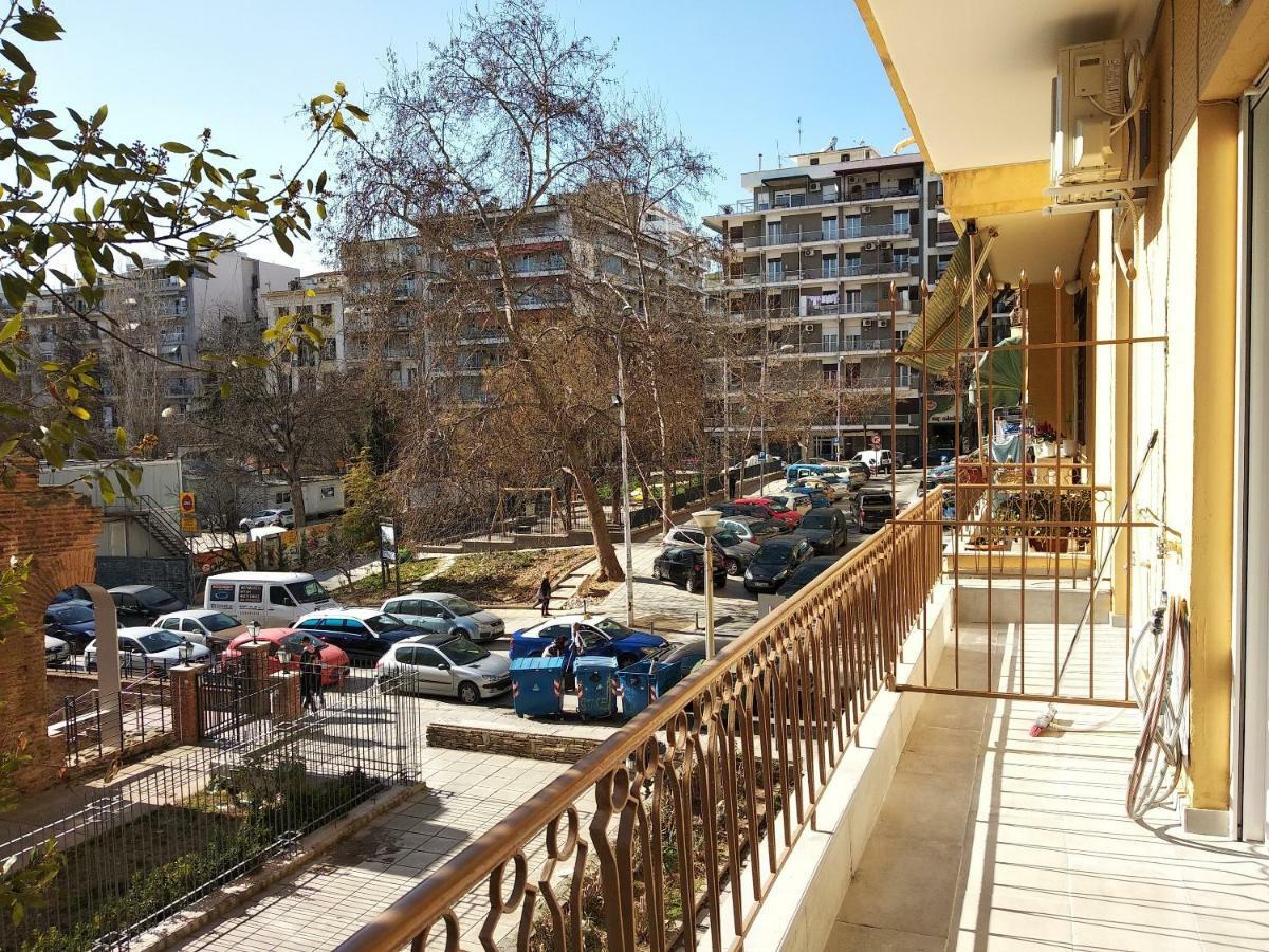 Metro Apartment Salonicco Esterno foto