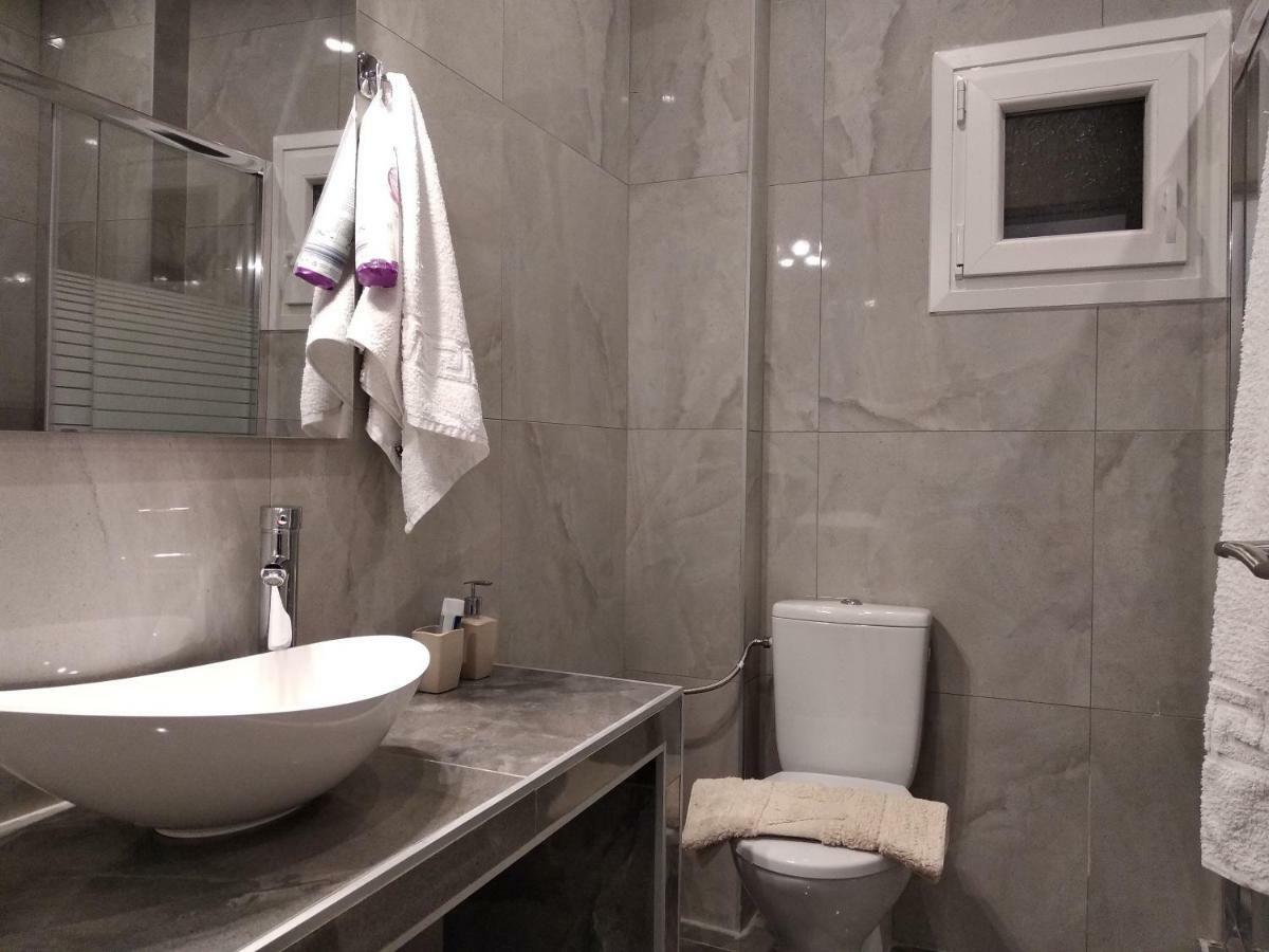 Metro Apartment Salonicco Esterno foto
